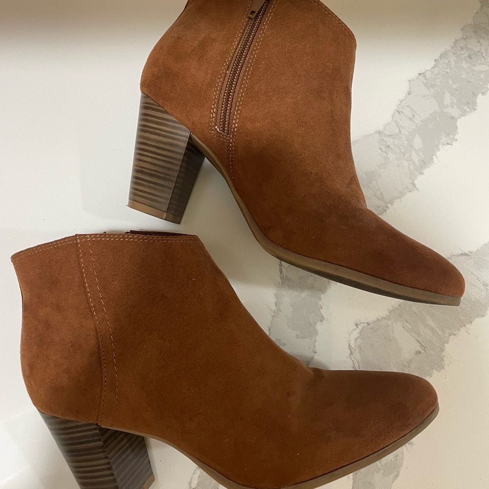 Old Navy Heeled Boot - Picture 4 of 5